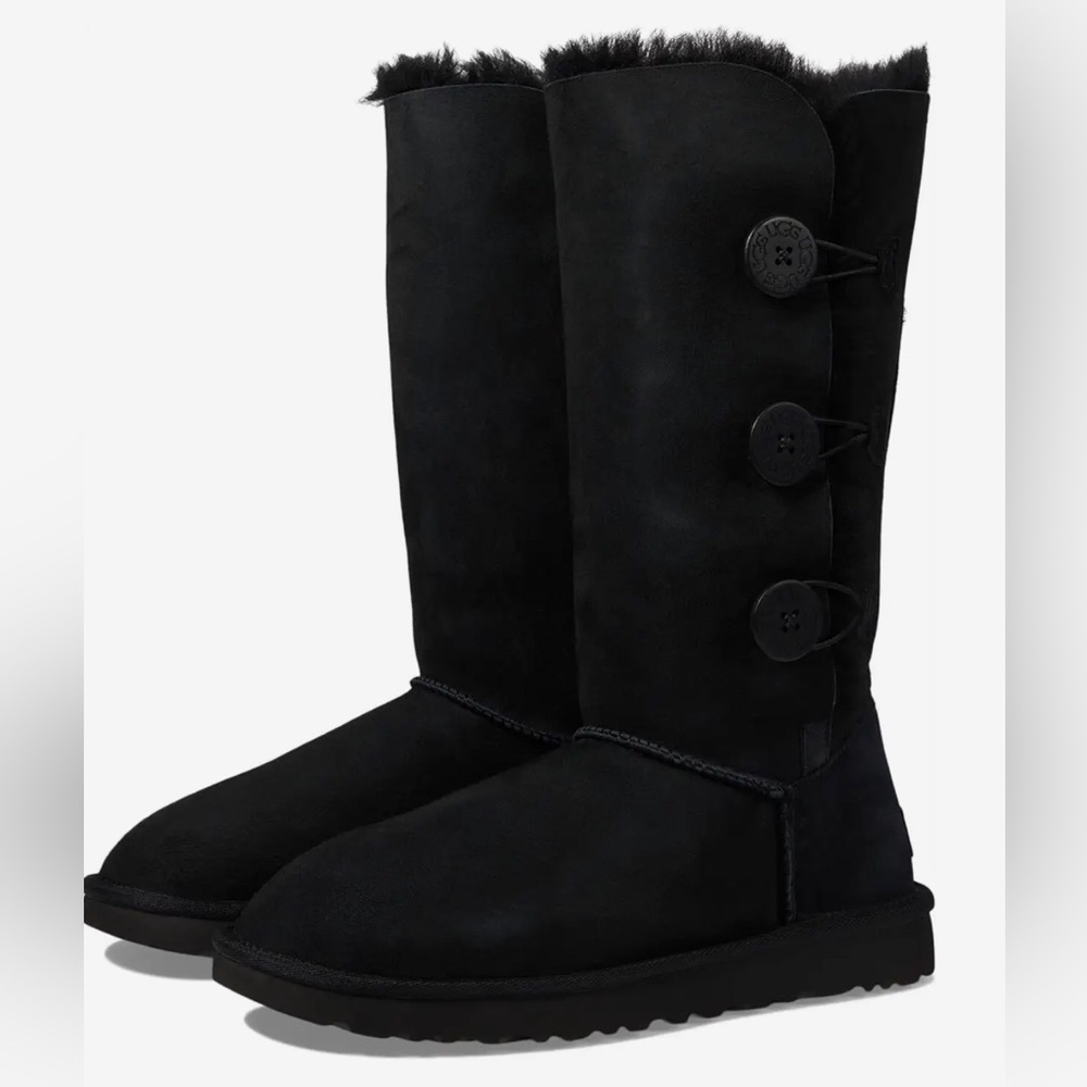 Ugg Bailey Button boots in black, size 6